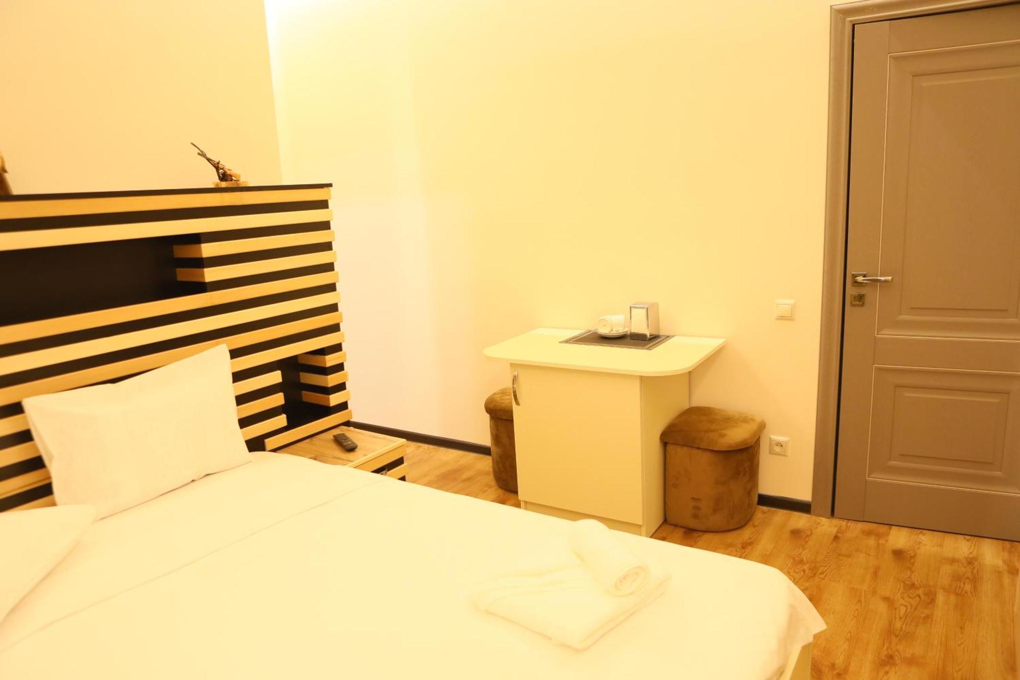 Elko Hotel Yerevan Exterior photo