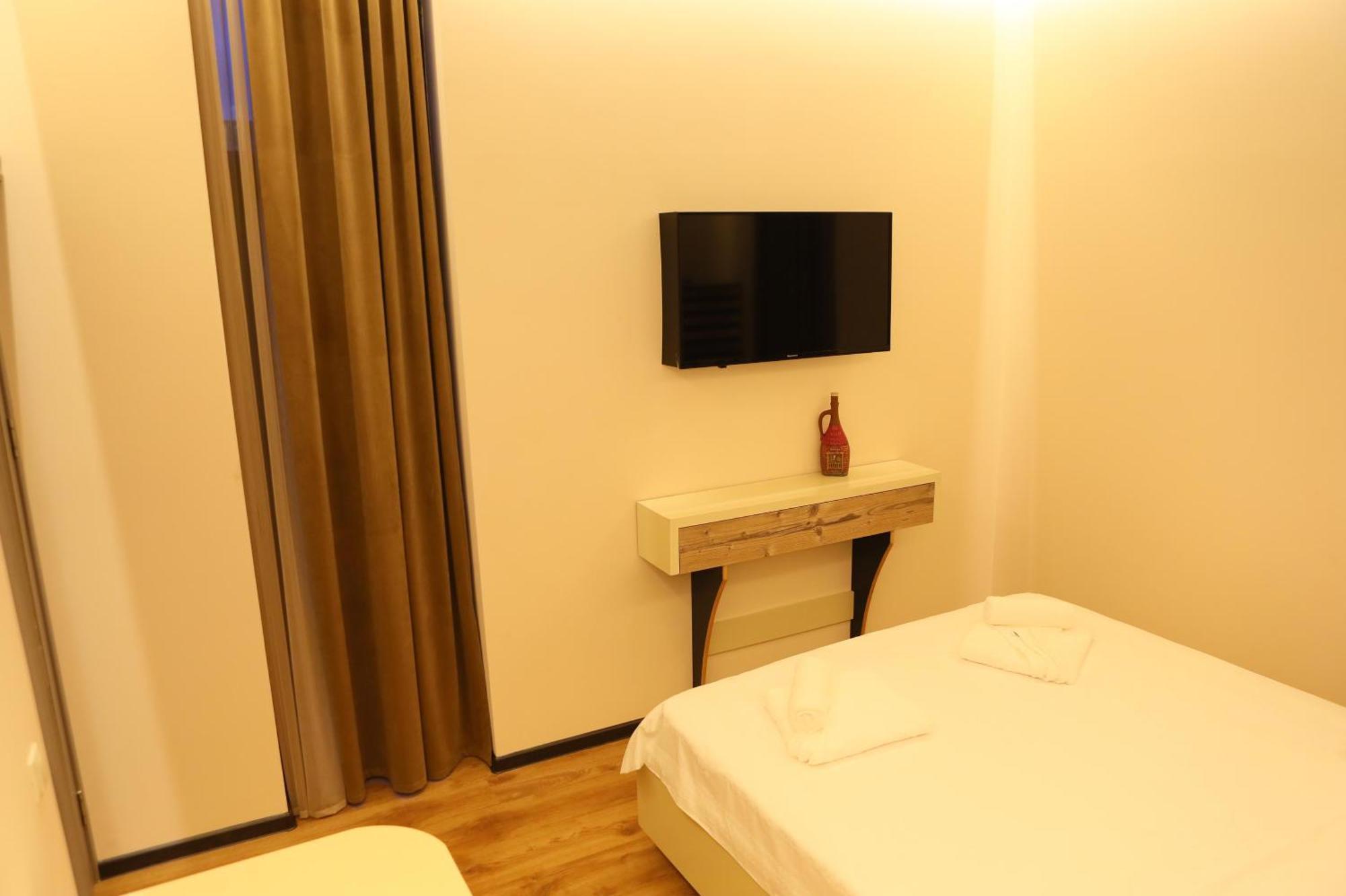 Elko Hotel Yerevan Exterior photo