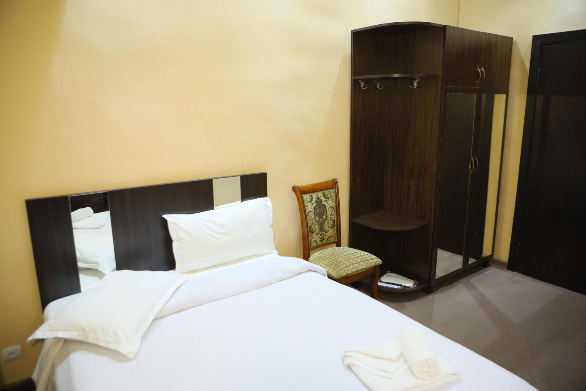Elko Hotel Yerevan Exterior photo