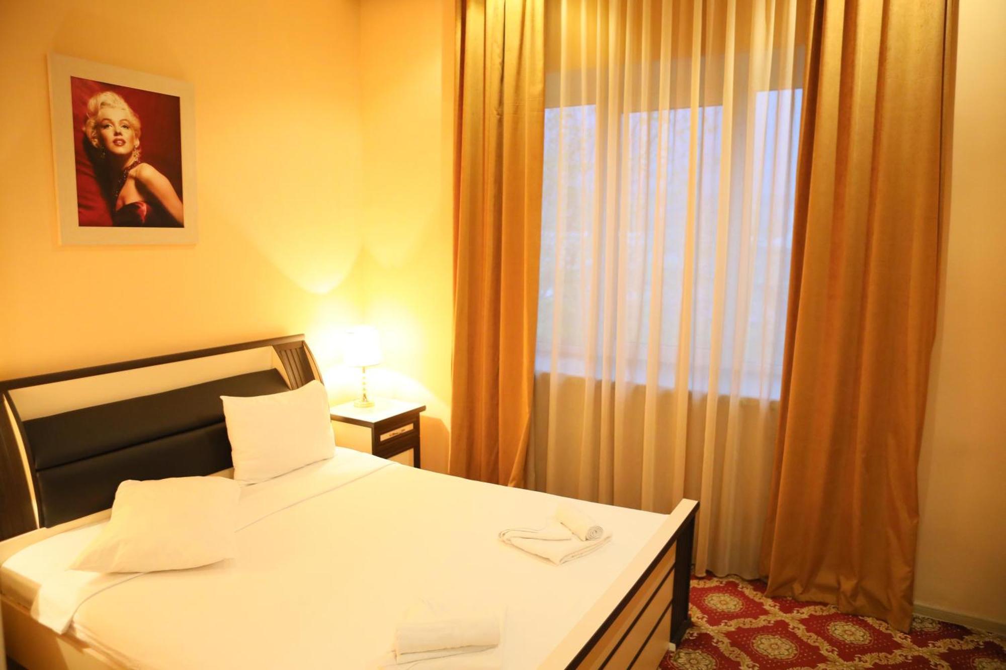 Elko Hotel Yerevan Exterior photo
