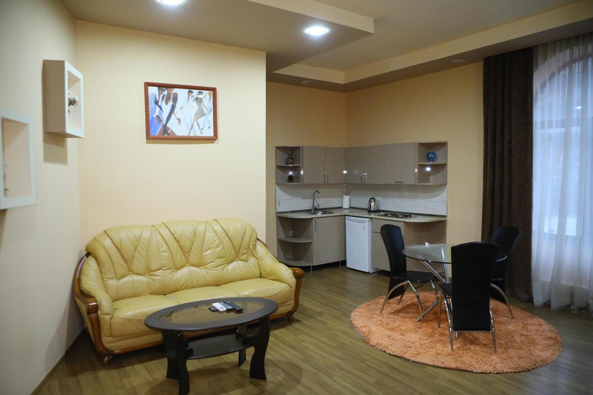 Elko Hotel Yerevan Exterior photo