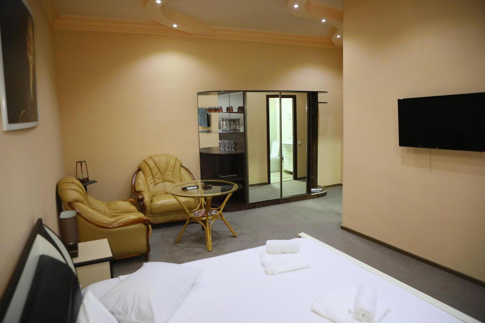 Elko Hotel Yerevan Exterior photo